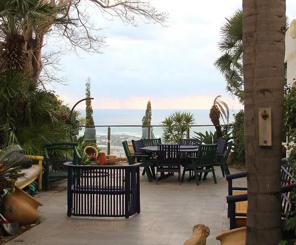 Boutique Apartment Facing the Sea